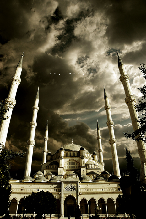 adana_merkez_mosque_by_kanikey.jpg
