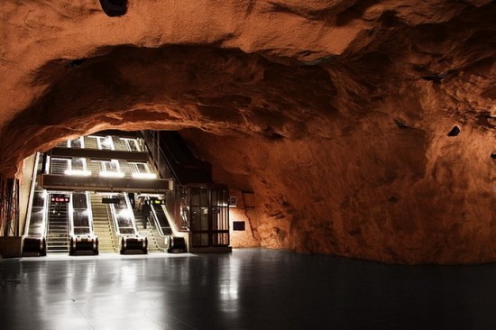 stockholm-metro11-550x366.jpg