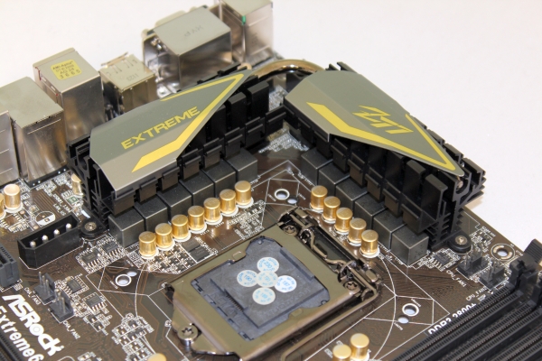 asrockz77extreme6_1_dh_fx57.jpg