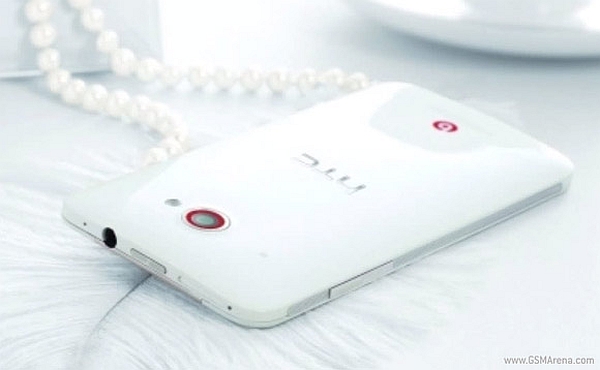 htcdeluxedlxgsmarena2132.jpg