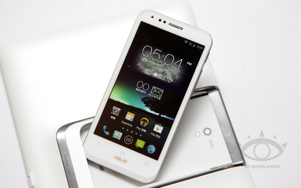 ASUS-PadFone-2-White-213211.jpg