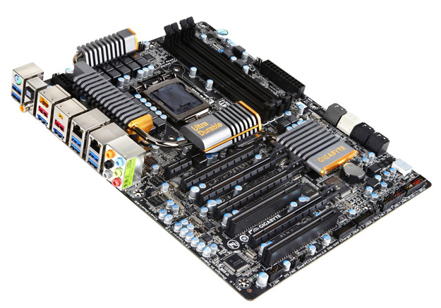 gigabytez68ud7_1_dh_fx57.jpg