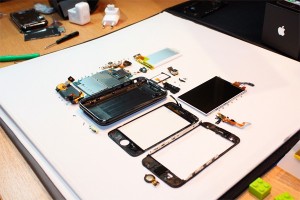 iphone-3gs-teardown-rm-eng-300x200.jpg