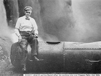 komik-leach-niagara.jpg