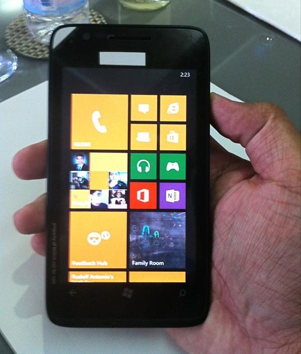 nokiaA-EQk3PCMAAay2F.jpg