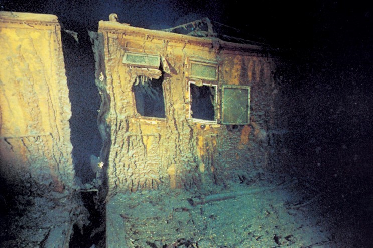 03_titanic_wreck.jpg